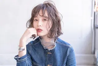 ミディアム カラー ハイトーン/レイヤー 💜Akaneのヘアスタイル