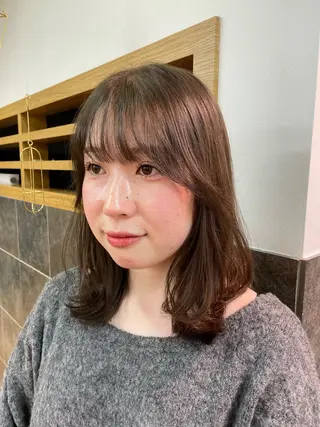 ミディアム カラー パーマ レイヤー/透明感/ 髪質改善🩵NANAのヘアスタイル