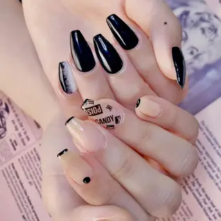 ネイル NOIROUGE所属・NOI ROUGEのネイルデザイン