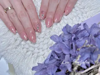 ミディアム カラー ネイル Lea NAILsalon所属・Le’a NailSalonのネイルデザイン