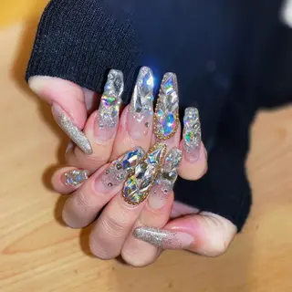 ネイル MADIA所属・momo .のネイルデザイン