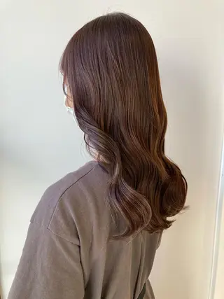 ロング カラー 小森 衣純のヘアスタイル