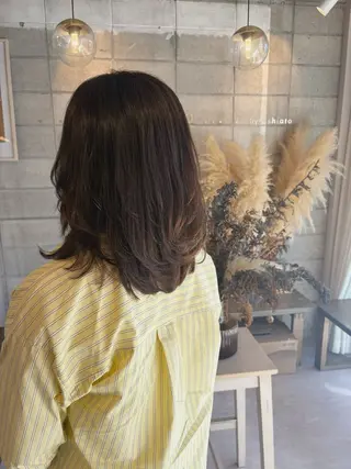 ミディアム 中村 潮音のヘアスタイル