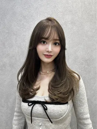 ロング カラー ヘアアレンジ 🩷韓国ヘア/ヨシン モリ🩷Maikaのヘアスタイル