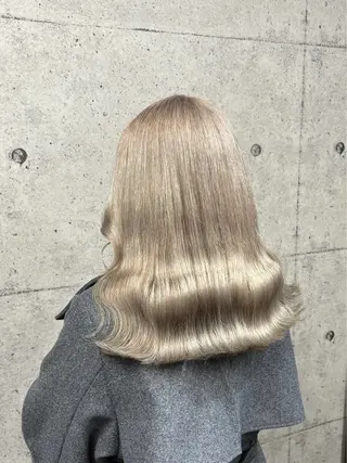 セミロング カラー ハイトーン/ブリーチ /hikaruのヘアスタイル