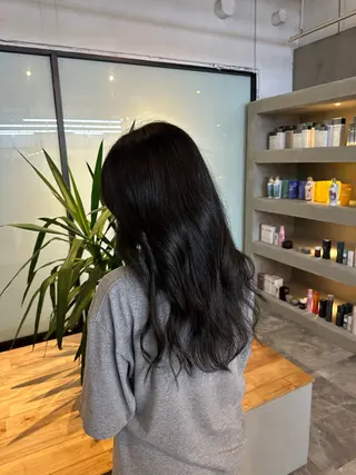 セミロング カラー 暖色カラー得意🔥 栗俣嵐のヘアスタイル