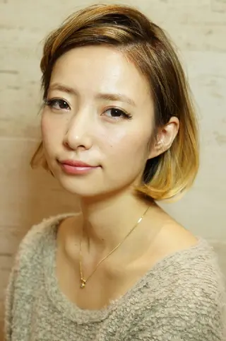 ミディアム ショート ヘアアレンジ カラー iplus まつげ、眉毛、耳つぼのマツエク・マツパデザイン
