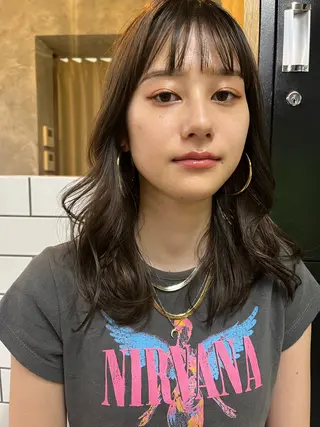 ミディアム カラー パーマ 細川 夕利亜のヘアスタイル