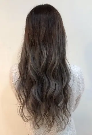 ロング カラー WHITE所属・WHITE 田中智之のヘアスタイル