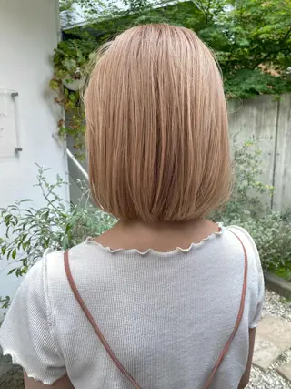 セミロング カラー ブリーチカラーが人気 onnuのヘアスタイル