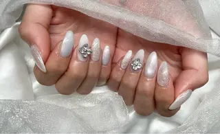 ネイル Roi〈ロワ〉 Minakoのネイルデザイン