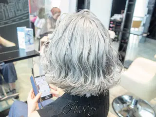 ショート カラー Re:ta Hair 飯田淳平のヘアスタイル