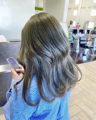 ロング カラー 太田 未来のヘアスタイル