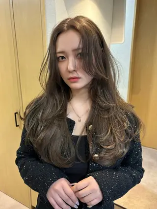 セミロング 韓国/透明感 Veluaのヘアスタイル