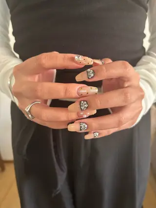 ネイル nailsalon　hue所属・小山 羽奈のネイルデザイン