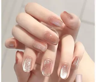 ネイル Emi ネイルサロン所属・平 りんちゃのネイルデザイン