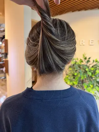 ロング カラー デザインカラー／ ハイトーン／竹井俊介のヘアスタイル