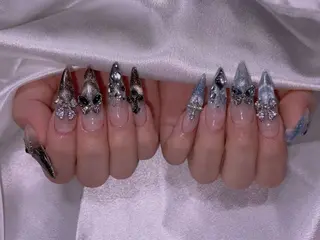 ネイル M2ネイルサロン【長さ出し&フィルイン導入店】所属・長さ出し専門店 RIRIのネイルデザイン