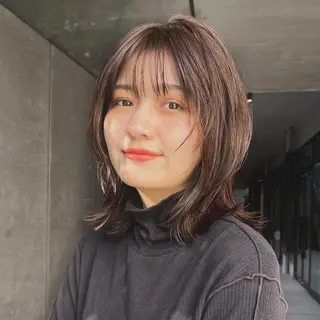 ミディアム カラー 阿久津真衣 似合わせカットのヘアスタイル