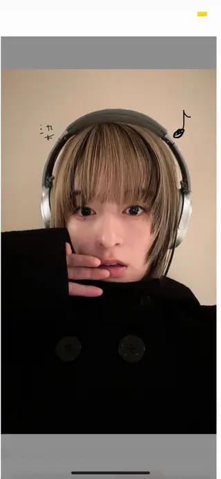 ミディアム カラー MIU/ルーツカラー 顔まわりレイヤーのヘアスタイル