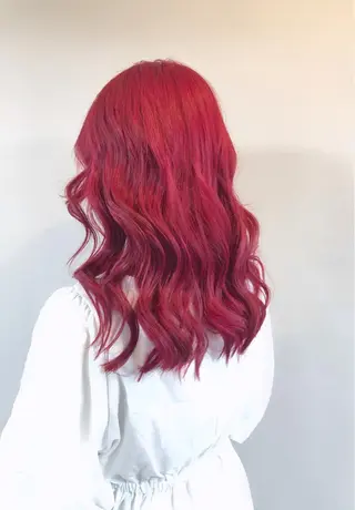 ロング カラー パーマ ヘアアレンジ 推し活専用 【派手髪】飯野ゆかりのヘアスタイル