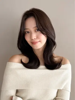 セミロング レイヤー/顔周り カット/松岡 祥利のヘアスタイル