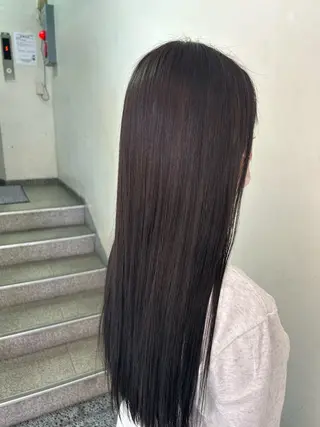 ロング カラー 志賀 菜妃のヘアスタイル