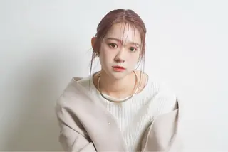 ロング 💛🤍U too e’s 鎌倉🧸のヘアスタイル