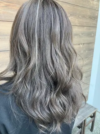 ロング 鈴木 香哉子のヘアスタイル