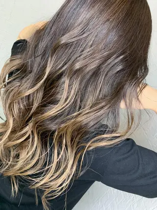 ロング 🥇近藤 恭輔🥇 Recharme新保のヘアスタイル