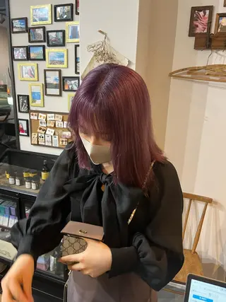 ミディアム あやか/ベージュ /透け感カラーのヘアスタイル