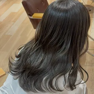 セミロング カラー Lomalia もえかのヘアスタイル