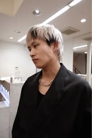 ショート Null 表参道所属・岩下昂世/ ハイトーン/デザインのヘアスタイル