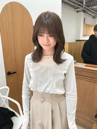 ミディアム カラー ヘアアレンジ esu西梅田所属・ena/ブリーチなし 透明感・レイヤー🎀のヘアスタイル