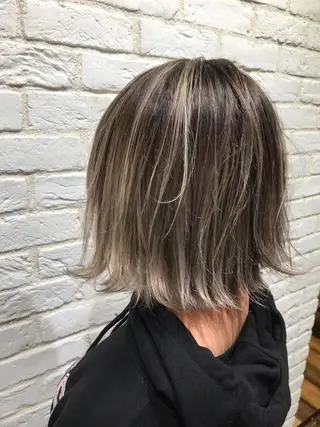 ショート カラー UMEDA FIGAROのヘアスタイル