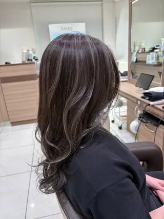 カラー Ash 新小岩 🐈⬛中溝有紗🎀のヘアスタイル