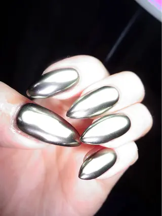 ネイル ニコネイル八王子店所属・永山 未蘭のネイルデザイン