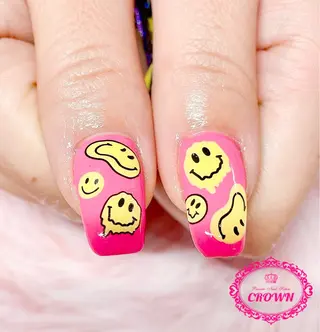 ネイル CROWN プライベートサロンのネイルデザイン