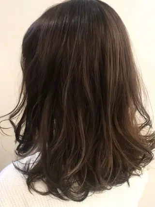 ロング カラー milis 知崎春奈のヘアスタイル