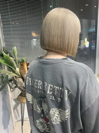 ショート U hinaのヘアスタイル