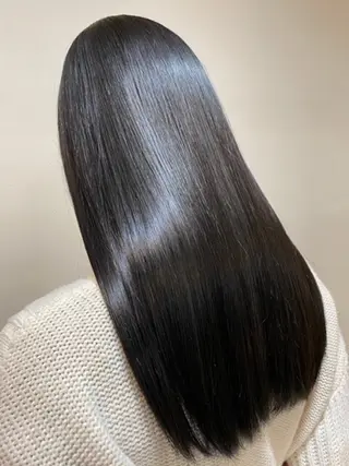 ロング 奥本 侑 ハイトーン、髪質改善のヘアスタイル