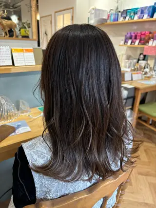 セミロング merc. 岡村優のヘアスタイル