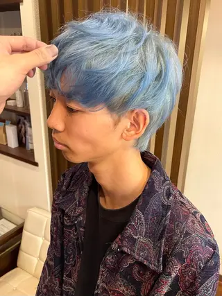 ショート カラー メンズ 髪質改善ｶﾗｰ ｹｱﾌﾞﾘｰﾁ/ﾀﾑのヘアスタイル