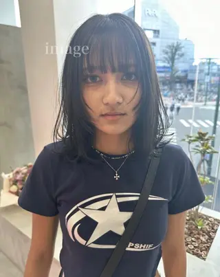 ミディアム 小村 理音のヘアスタイル