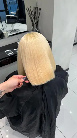 ミディアム カラー 🌷ハイトーン特化 美容師🌷のヘアスタイル