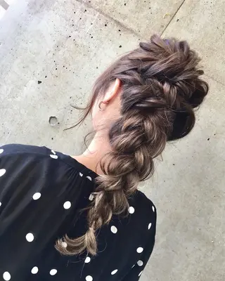 ロング 鳥越 彩乃のヘアスタイル