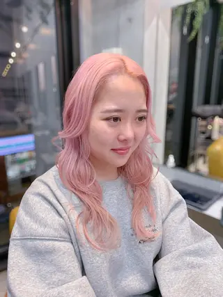 セミロング ルーツカラー/ デザインカラー/井川のヘアスタイル