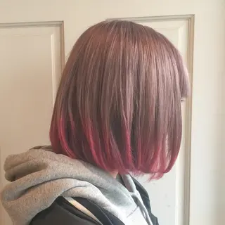 ミディアム カラー ホワイト&レイヤーカ ットエクステ長畠俊輔のヘアスタイル