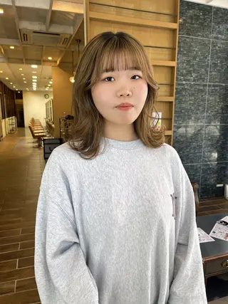 ミディアム 松野 心音のヘアスタイル