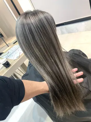 ロング カラー Lia所属・皆木 智晴のヘアスタイル